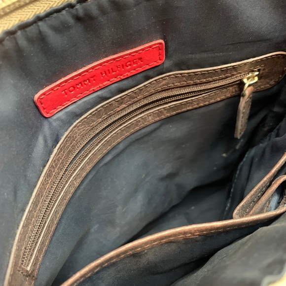 tommy crossbody - Picture 2 of 4